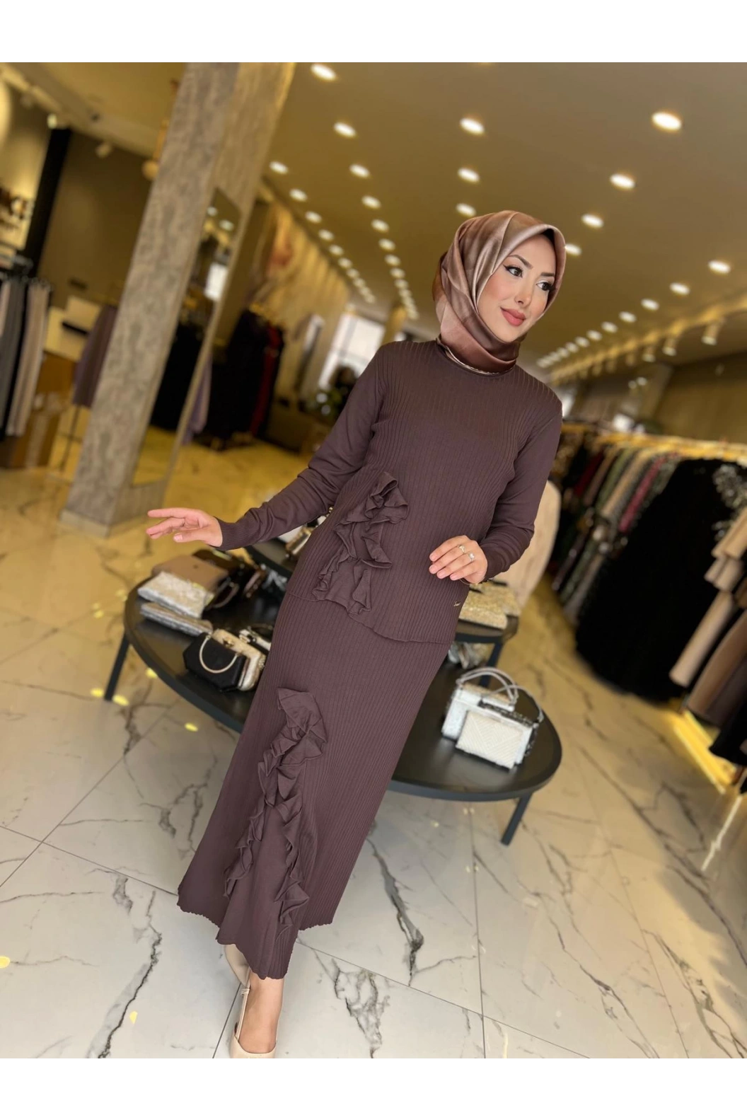 NİLİWİ-FIRFIRLI ETEKLİ TAKIM KAHVE