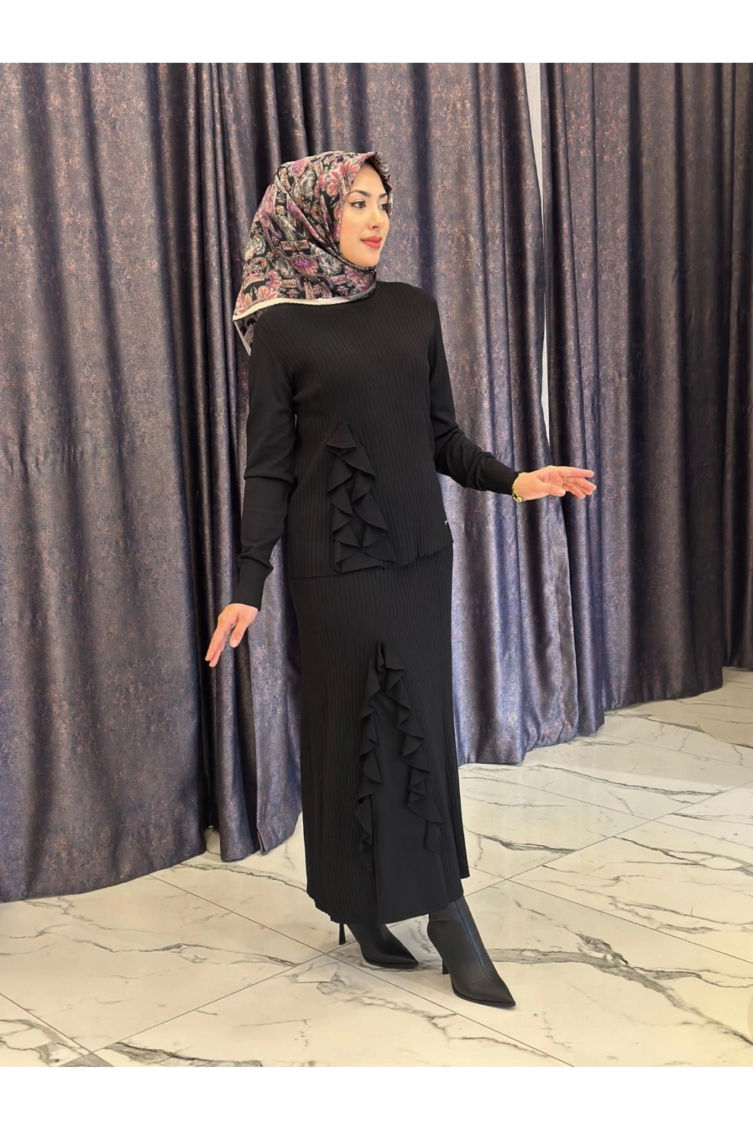 NİLİWİ-FIRFIRLI ETEKLİ TAKIM SİYAH