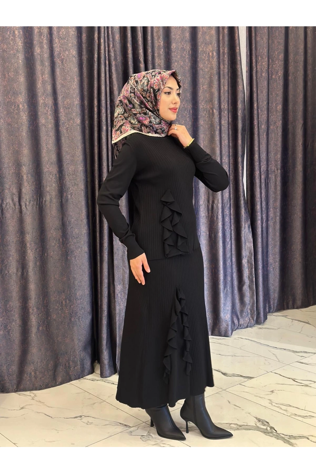 NİLİWİ-FIRFIRLI ETEKLİ TAKIM SİYAH