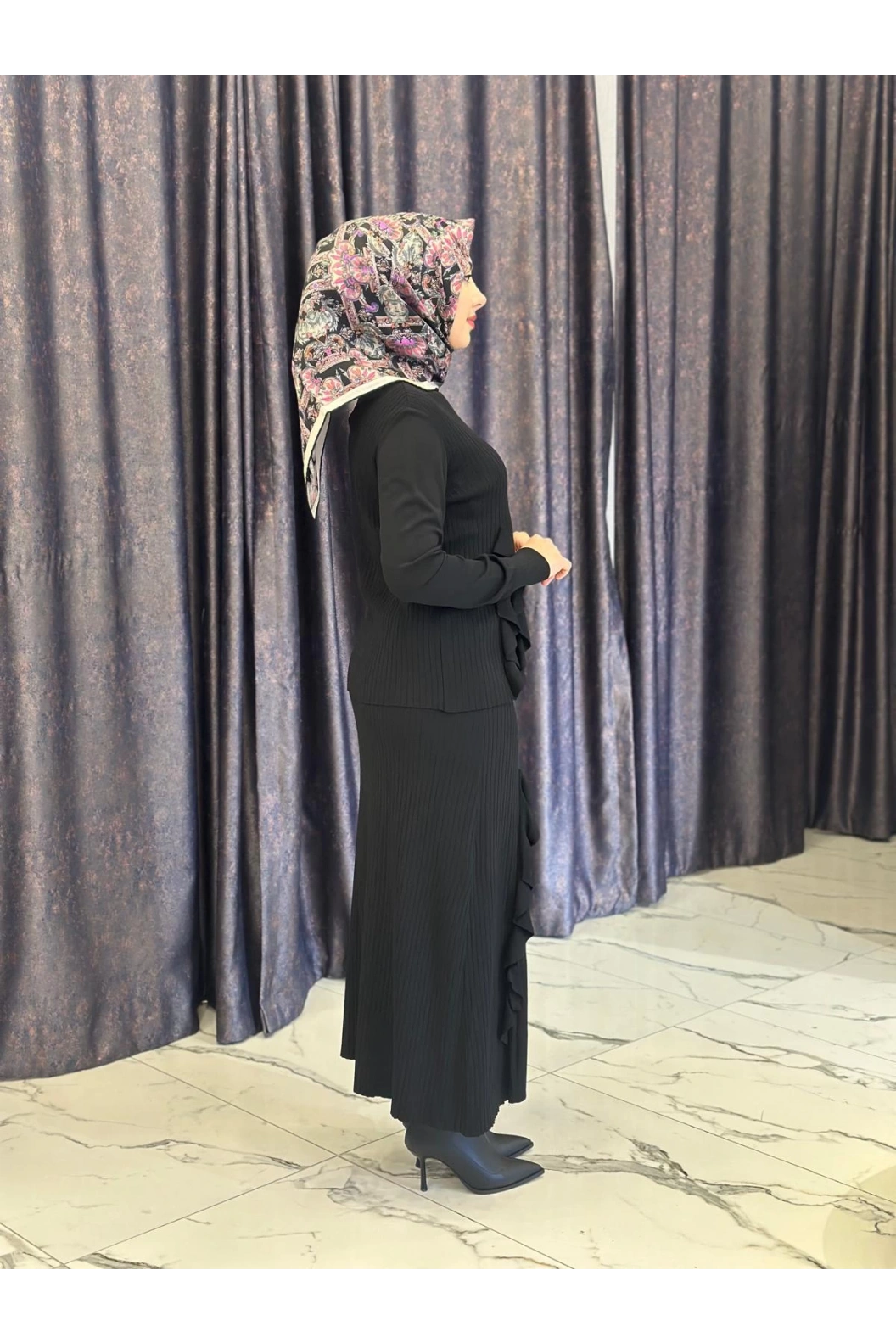 NİLİWİ-FIRFIRLI ETEKLİ TAKIM SİYAH