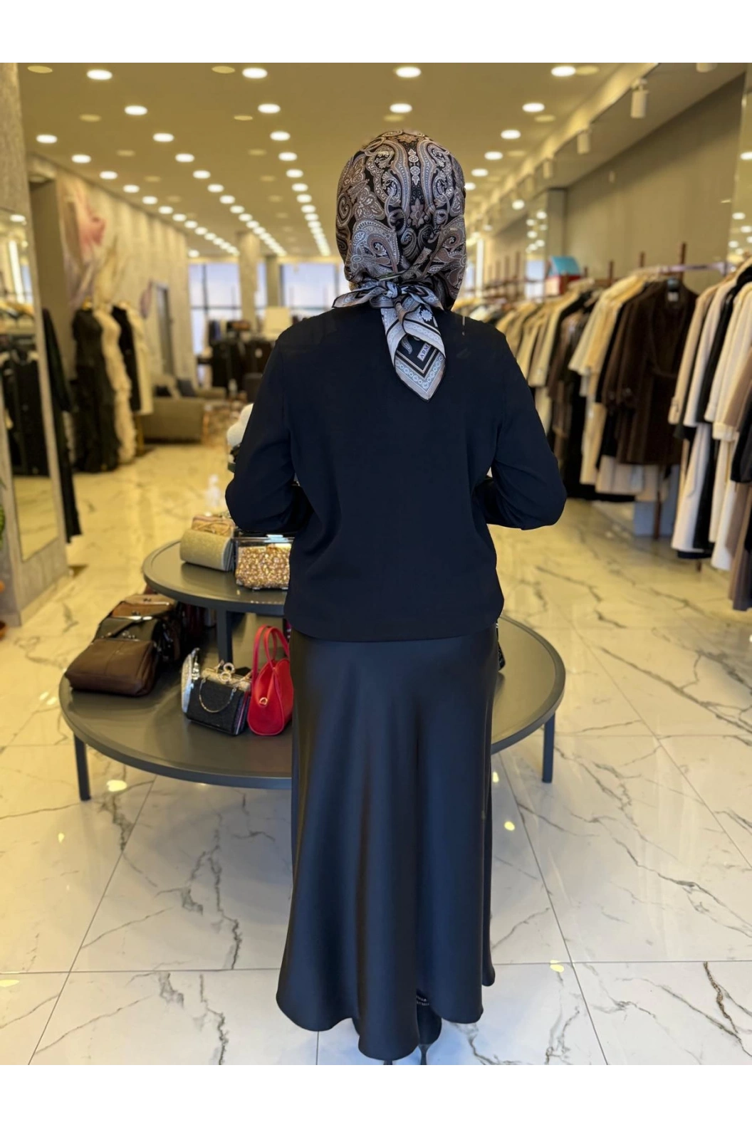 NİLİWİ-FIRFIRLI HIRKA SİYAH