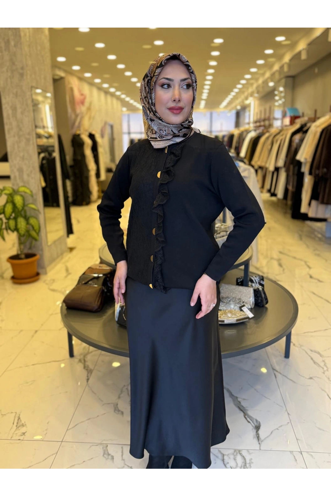 NİLİWİ-FIRFIRLI HIRKA SİYAH