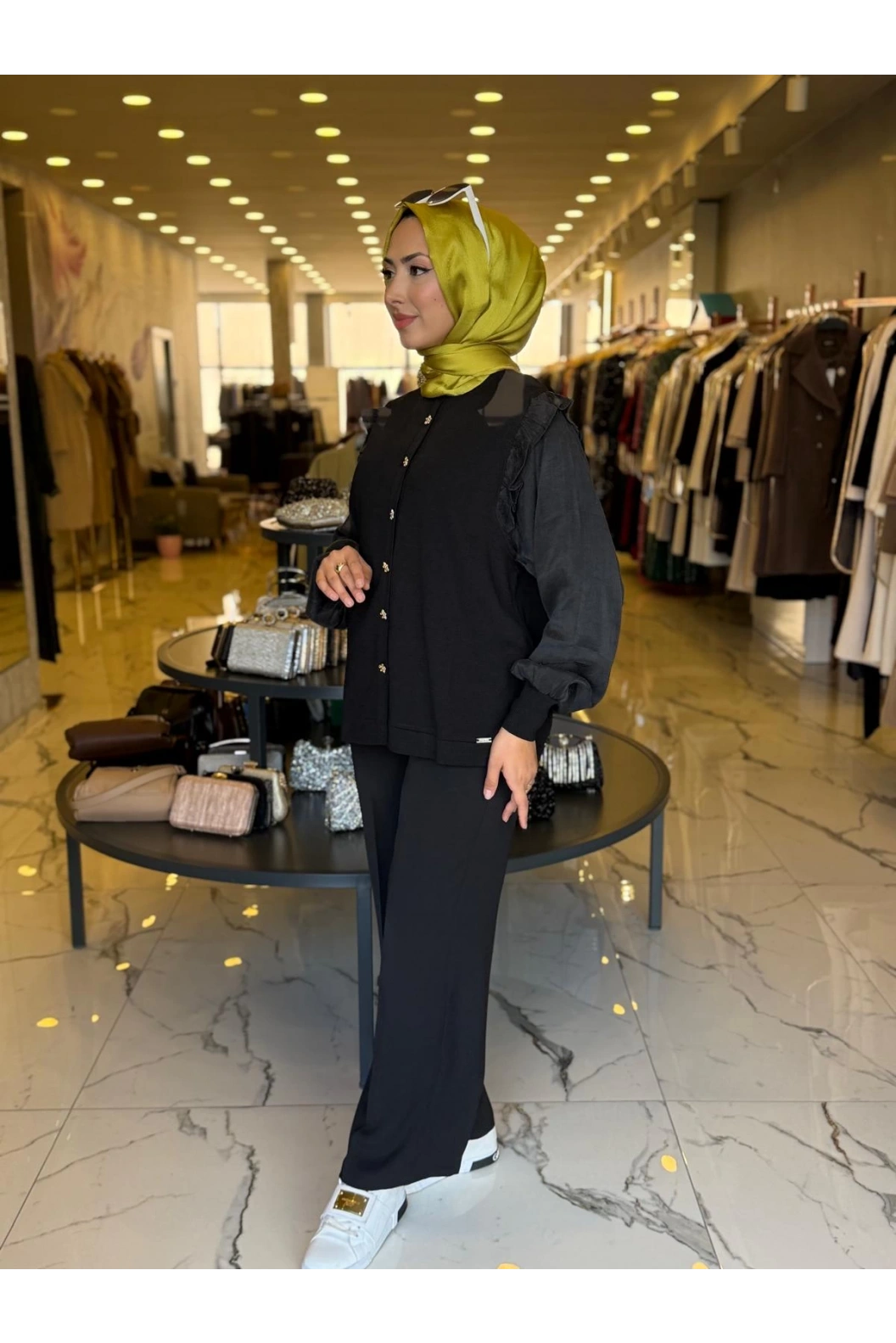 NİLİWİ-KARE KESİMLİ FIRFIRLI TUNİK SİYAH