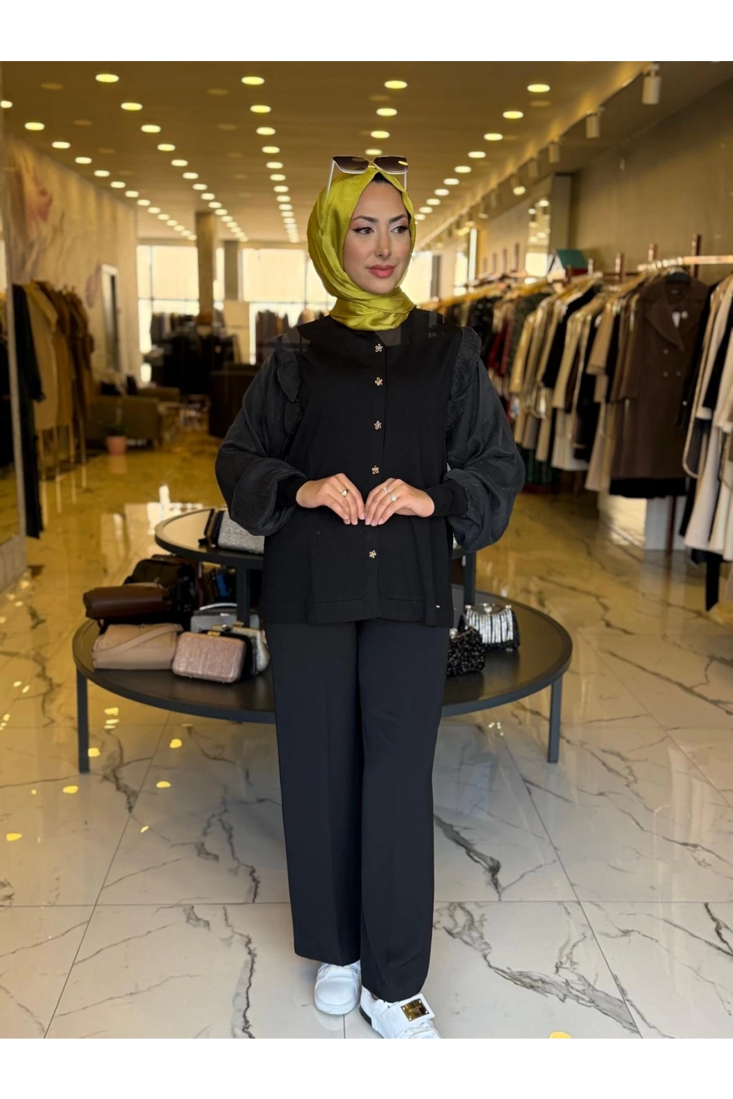 NİLİWİ-KARE KESİMLİ FIRFIRLI TUNİK SİYAH