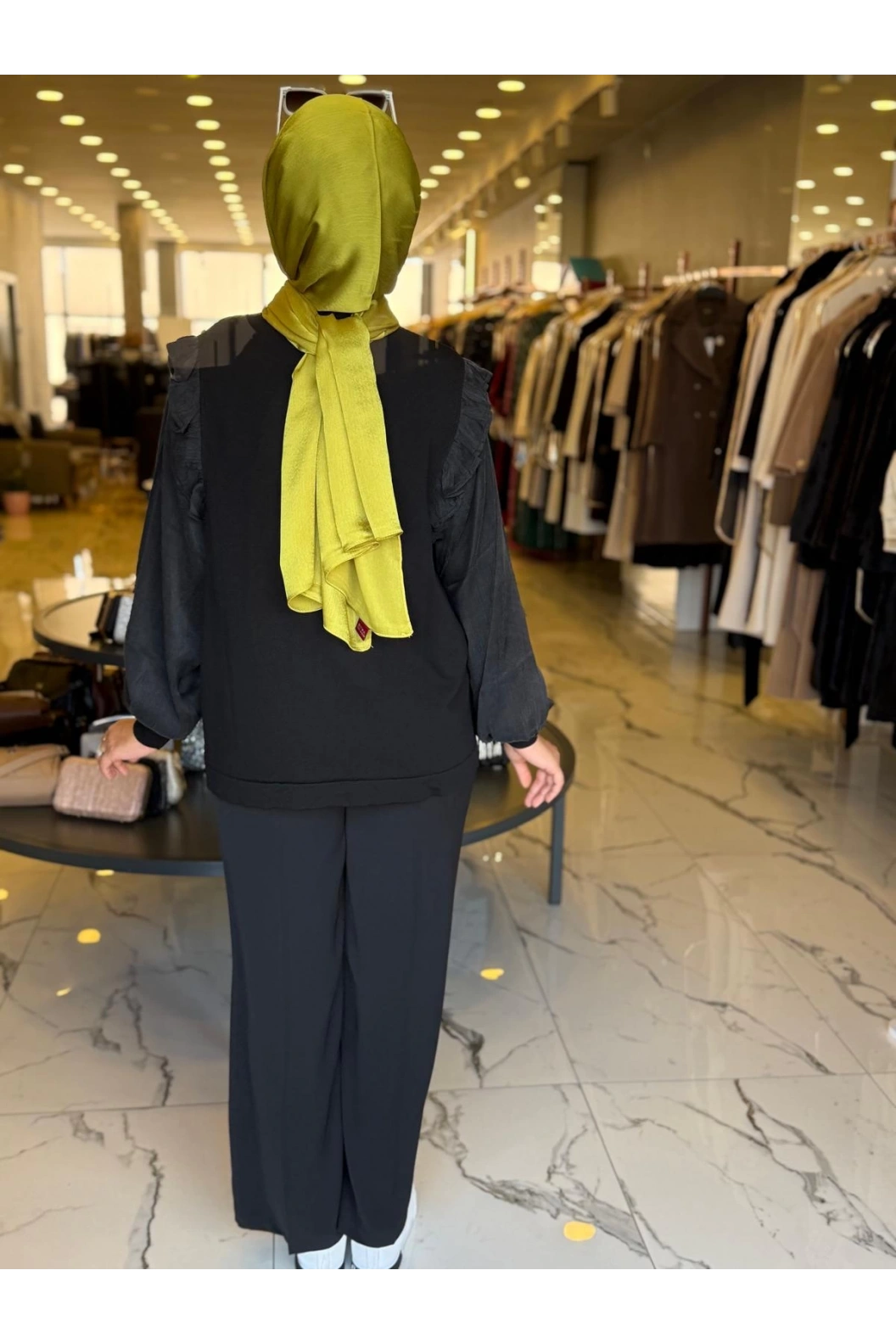 NİLİWİ-KARE KESİMLİ FIRFIRLI TUNİK SİYAH