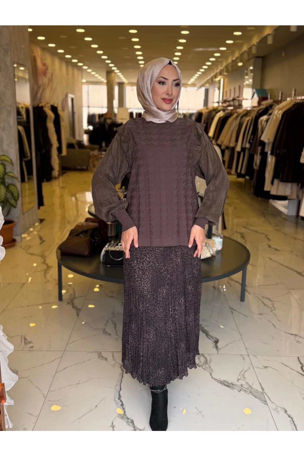 NİLİWİ-KOL EVİ KARE KESİMLİ FIRFIRLI TUNİK KAHVE