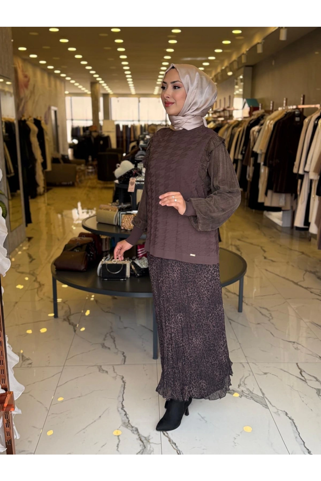 NİLİWİ-KOL EVİ KARE KESİMLİ FIRFIRLI TUNİK KAHVE