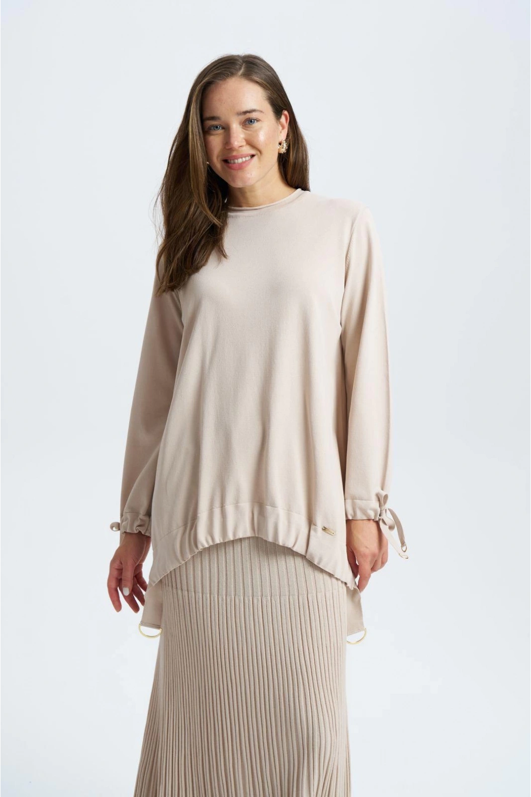 NİLİWİ-ÖN ETEĞİ BÜZGÜLÜ TUNİK BEJ