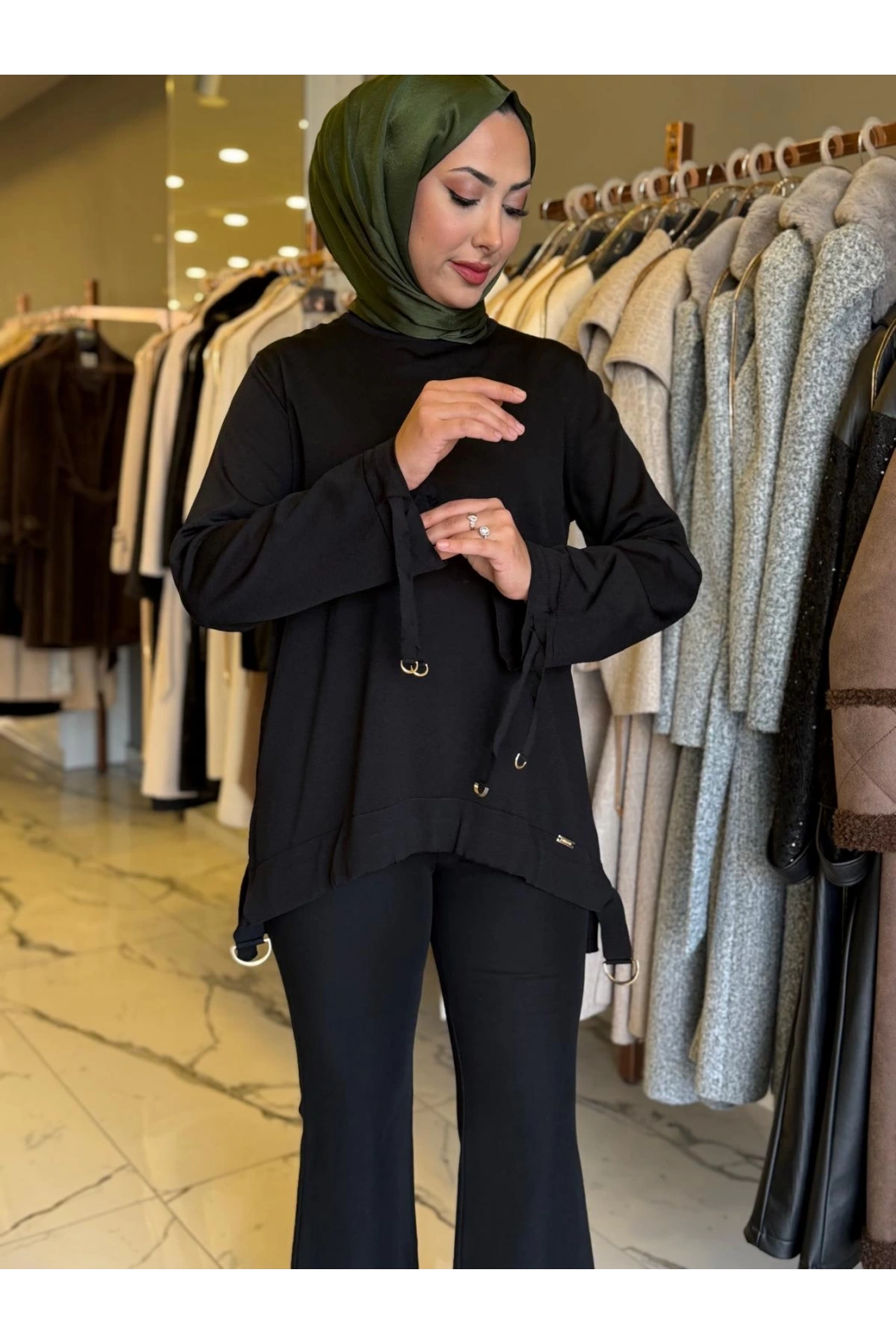 NİLİWİ-ÖN ETEĞİ BÜZGÜLÜ TUNİK SİYAH