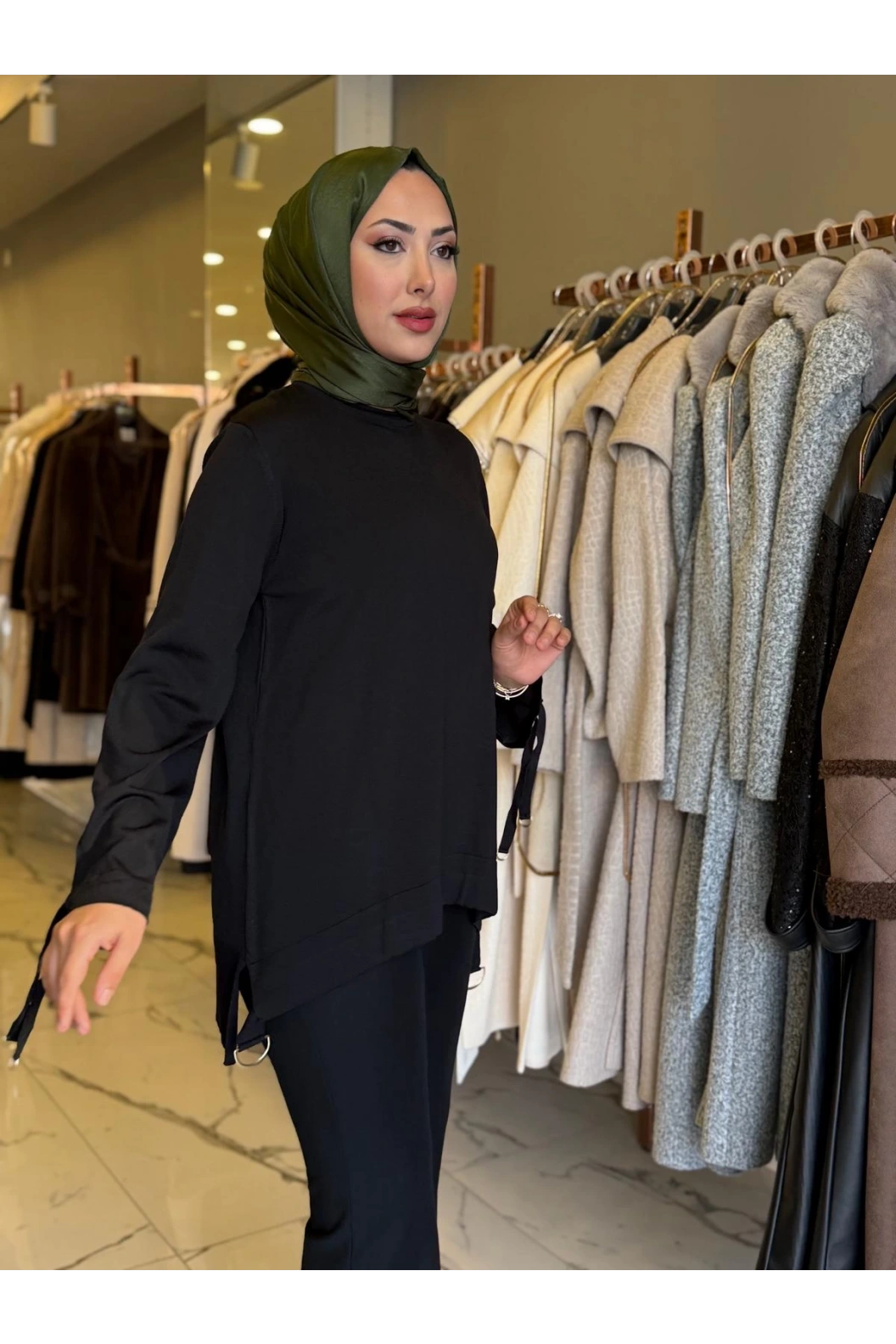 NİLİWİ-ÖN ETEĞİ BÜZGÜLÜ TUNİK SİYAH