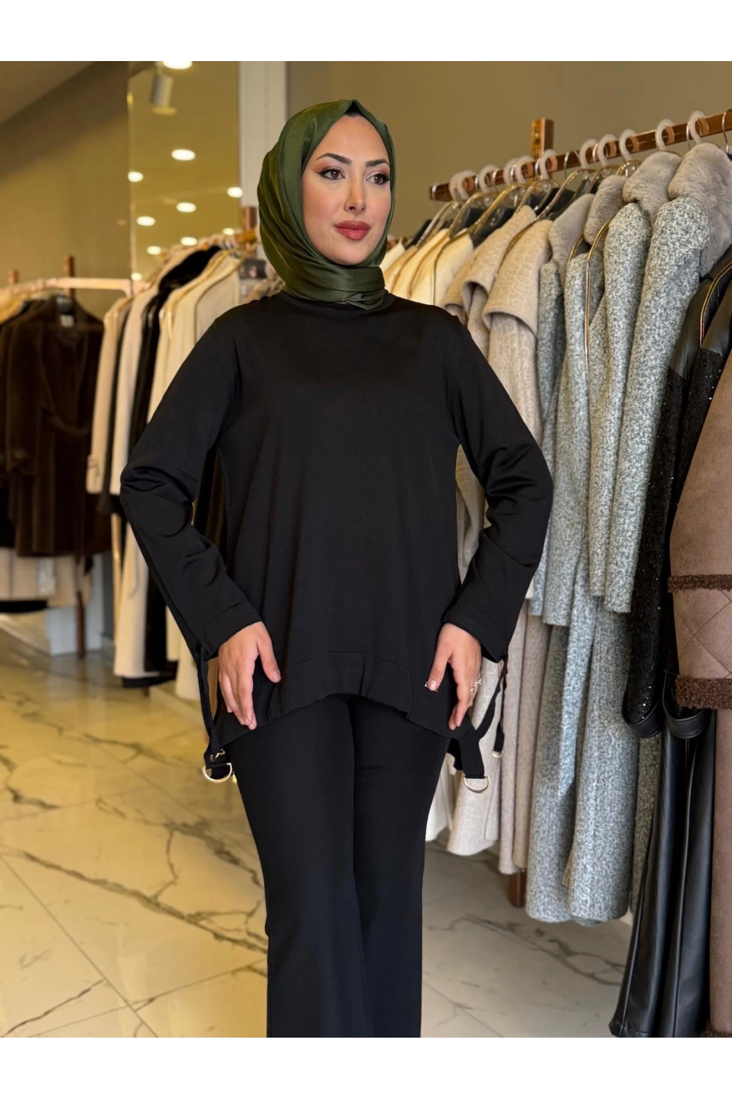 NİLİWİ-ÖN ETEĞİ BÜZGÜLÜ TUNİK SİYAH