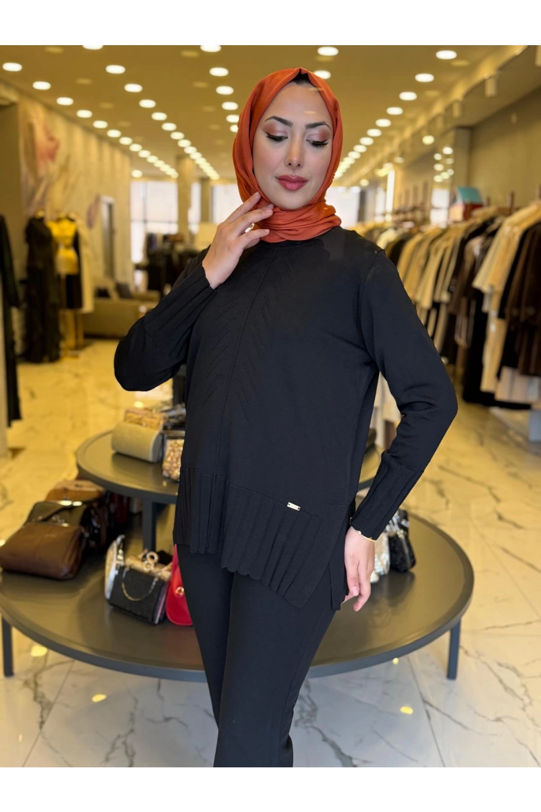 NİLİWİ-ÖNÜ VEREV YÜRÜTMELİ TUNİK SİYAH