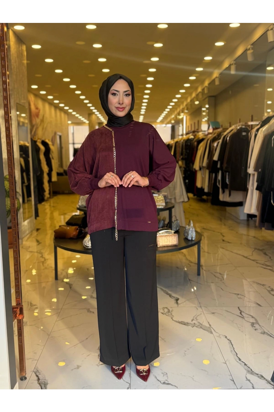 NİLİWİ-YARISI KUMAŞ ZİNCİRLİ YARASA BLUZ BORDO