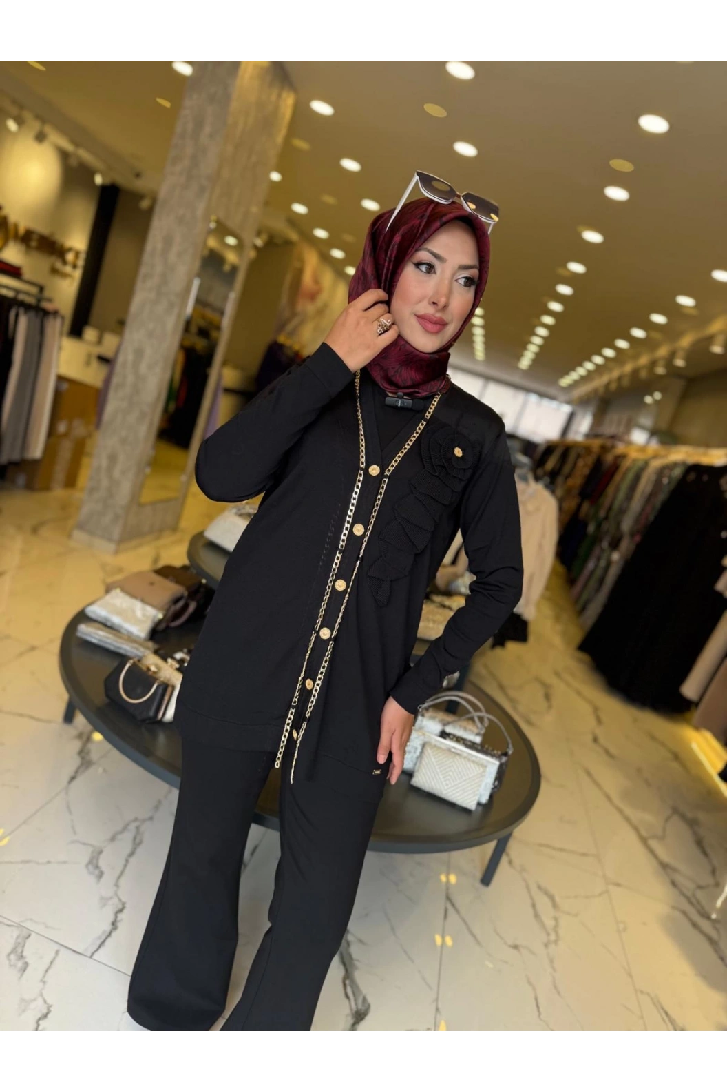 NİLİWİ-ZİNCİR DETAYLI HIRKA SİYAH