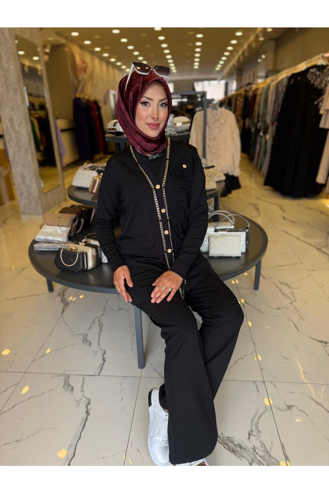 NİLİWİ-ZİNCİR DETAYLI HIRKA SİYAH