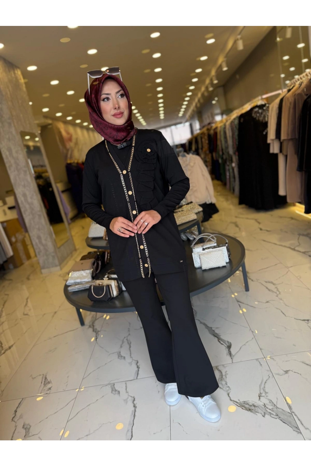 NİLİWİ-ZİNCİR DETAYLI HIRKA SİYAH