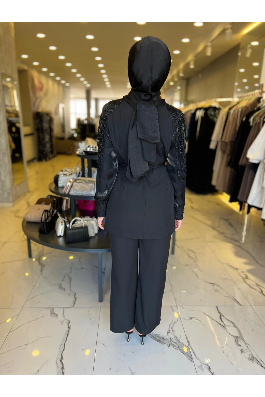 PERİ-OMZU BONCUK DETAYLI TAKIM SİYAH