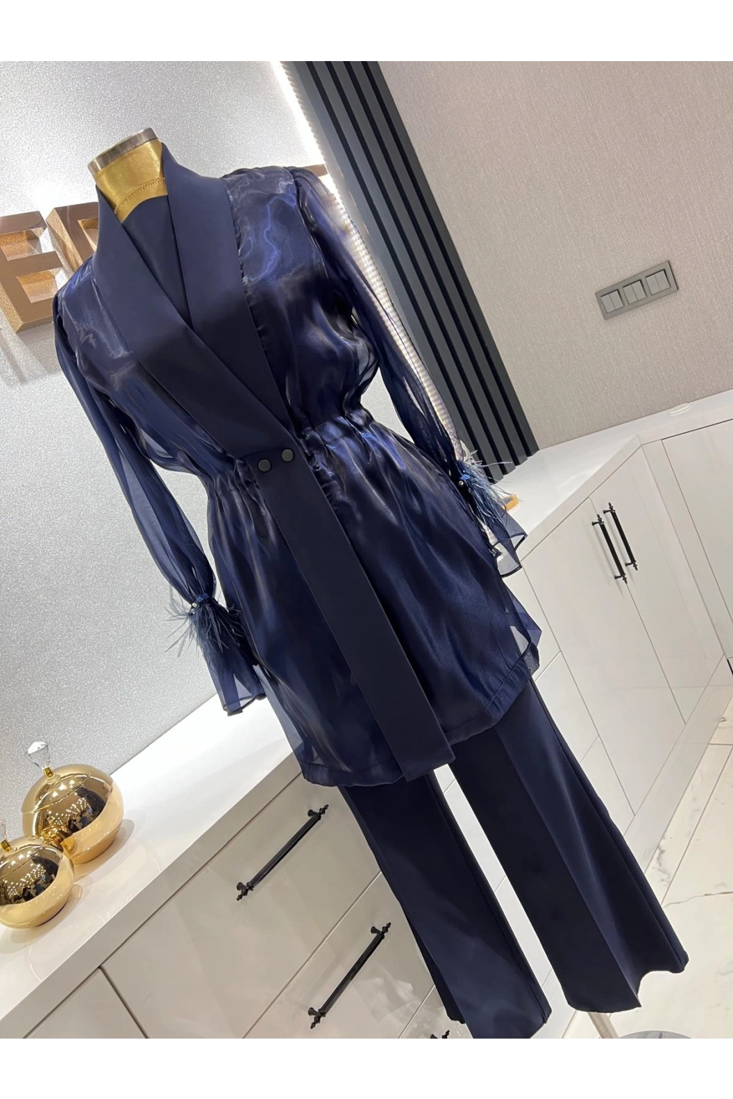 PERİ-ORGANİZE CEKETLİ TAKIM LACİVERT