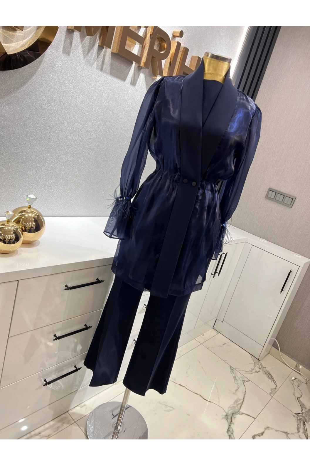 PERİ-ORGANİZE CEKETLİ TAKIM LACİVERT