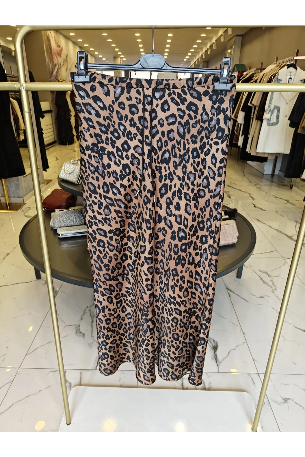 SENTEZ-LEOPAR SATEN KLOŞ ETEK TABA