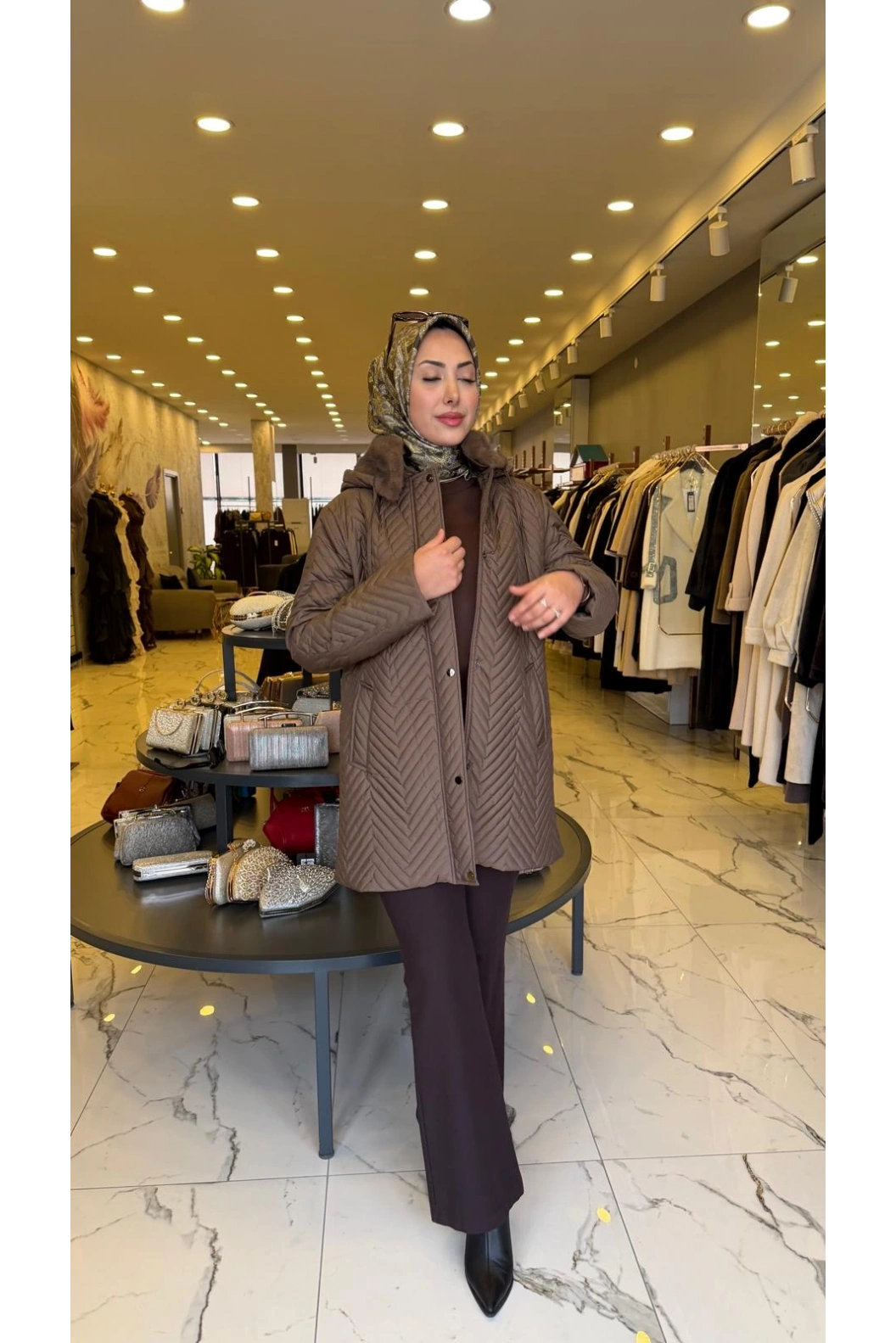 TRENÇ-ÇAVUŞ DESEN KAPİTONE KABAN KAHVE