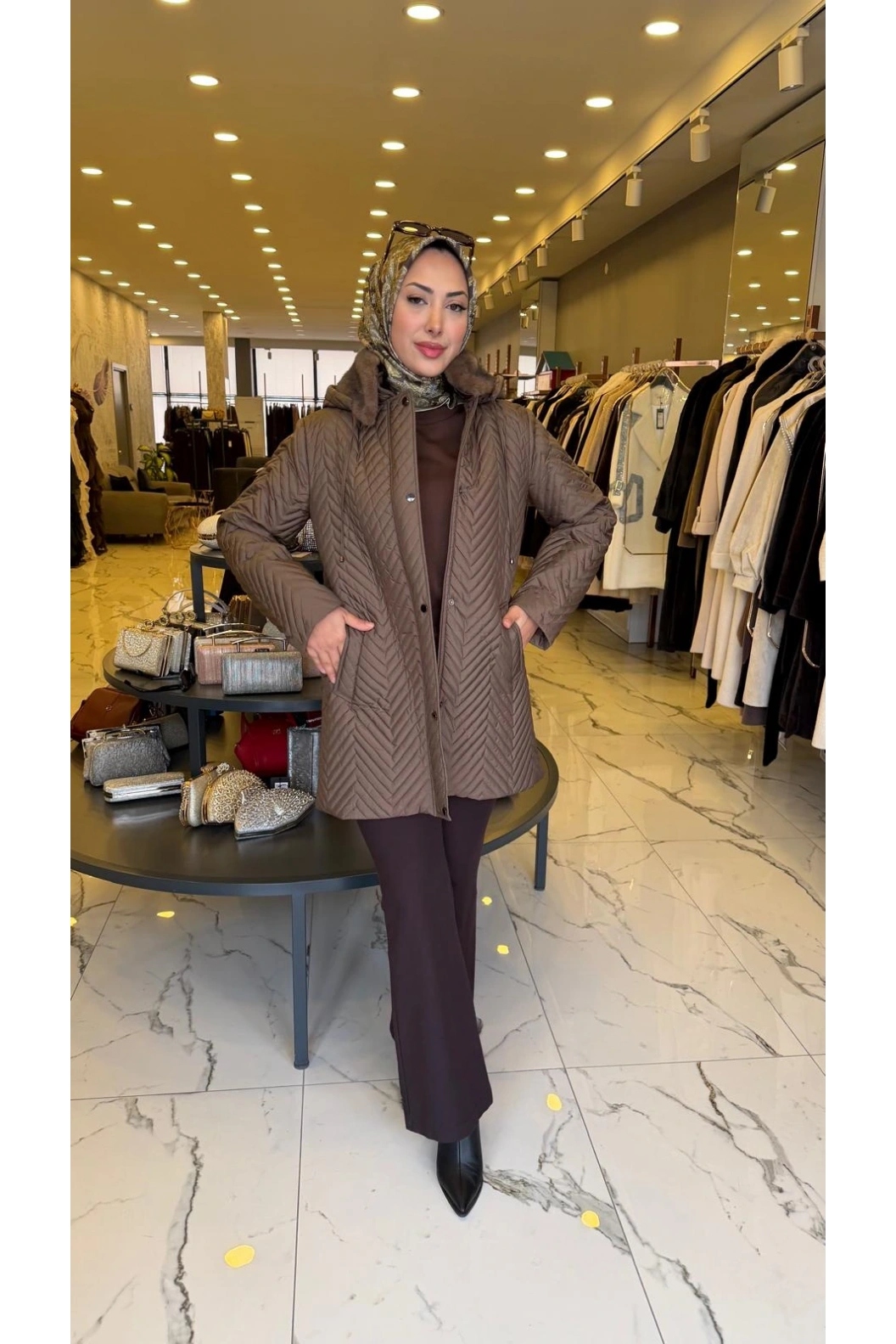 TRENÇ-ÇAVUŞ DESEN KAPİTONE KABAN KAHVE