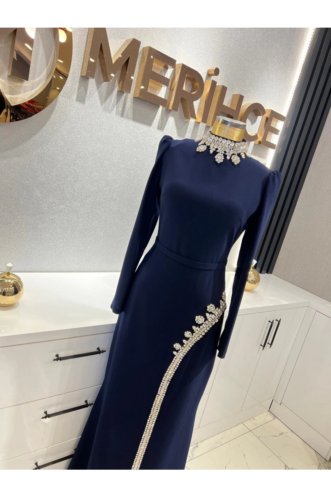 TUAY-ETEĞİ TAŞLI KREP ELBİSE LACİVERT