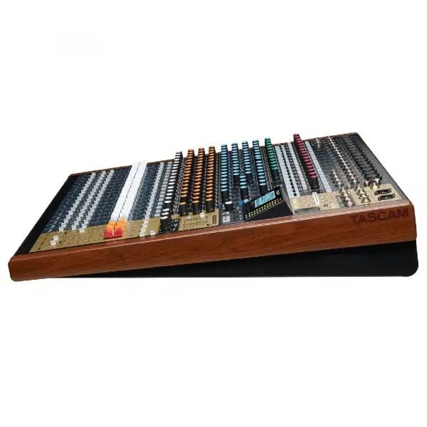 Tascam MODEL 24 22-Kanallı Analog Mixer 24-Track SD Kart Kaydedici USB Ses Arabirimi