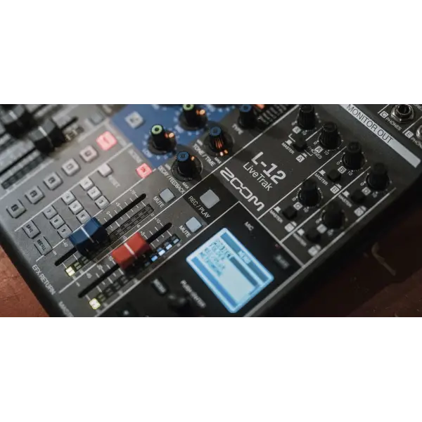 Zoom LiveTrak L12 12-Kanal Dijital Mikser, Recorder