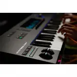 Native Instruments Komplete Kontrol S49 MK3 Midi Klavye