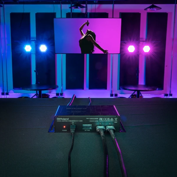 ROLAND VC-1-DMX Video Işık Çeviricisi