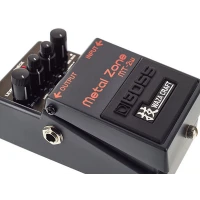 BOSS MT-2W Waza Metal Zone Distortion Pedalı