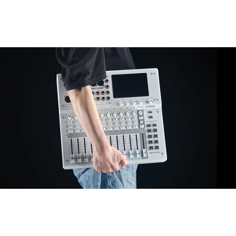 Yamaha MGX12-W 12 Kanal Dijital Mikser / beyaz