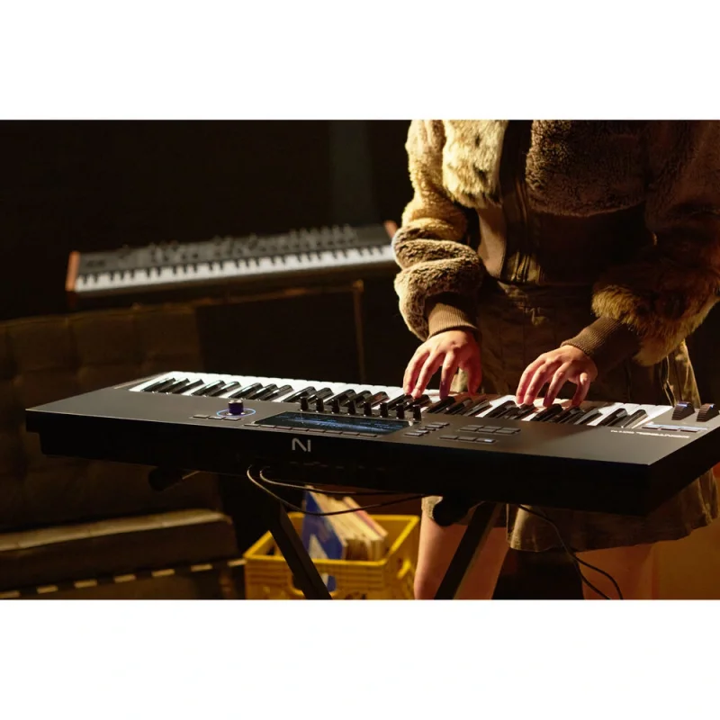 Native Instruments Komplete Kontrol S61 MK3 Midi Klavye