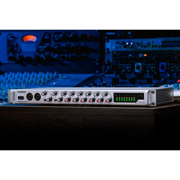Tascam Series 8p Dyna 8-Kanal Mic Preamp With Analog Compressor