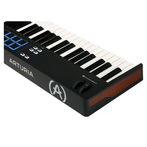 Arturia KeyLab Essential 88 MK3 88-tuş yarı-ağır tuşe keyboard/ MIDI ve Modular kontrolcü, Soft Synth