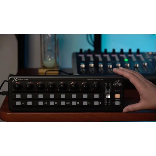 Behringer X-TOUCH MINI Kontrol Ünitesi