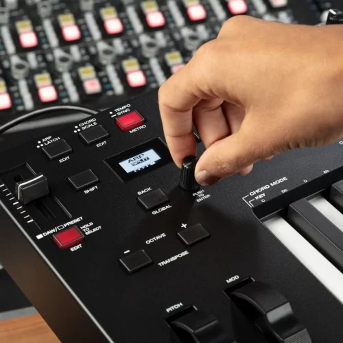 M-Audio Oxygen Pro 25 25 tuş, Yarı-ağır tuşe profesyonel USB/MIDI controller - Yeni nesil