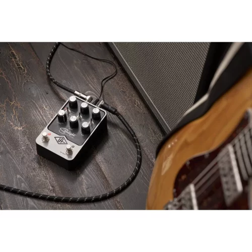 Universal Audio Starlight Echo Station Pedal 50lerin Klasik Amerikan Tüplü Amplifikatörü