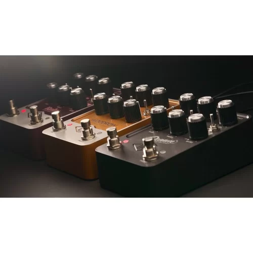 Universal Audio Woodrow 55 Instrument Amplifier Pedal 50lerin Klasik Amerikan Tüplü Amplifikatörü