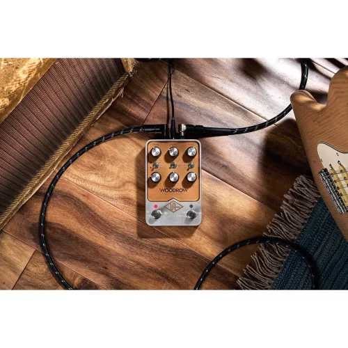 Universal Audio Woodrow 55 Instrument Amplifier Pedal 50lerin Klasik Amerikan Tüplü Amplifikatörü