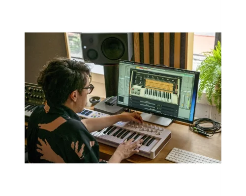 Arturia KeyLab Essential 49 mk3 - Alpine White 3.Nesil Akıllı MIDI Kontrolcü (49 Tuş) - Sınırlı Üretim Full Beyaz Tasarım