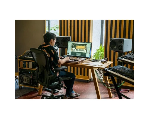 Arturia KeyLab Essential 49 mk3 - Alpine White 3.Nesil Akıllı MIDI Kontrolcü (49 Tuş) - Sınırlı Üretim Full Beyaz Tasarım