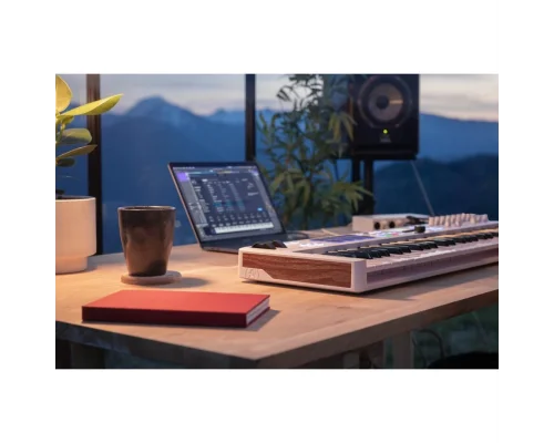 Arturia KeyLab Essential 49 mk3 - Alpine White 3.Nesil Akıllı MIDI Kontrolcü (49 Tuş) - Sınırlı Üretim Full Beyaz Tasarım