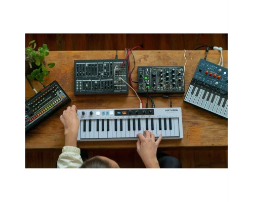 Arturia KeyStep 37 37-tuş, Taşınabilir Step Sequencer ve MIDI Keyboard