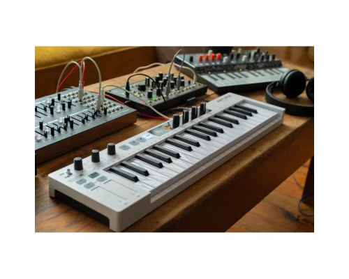 Arturia KeyStep 37 37-tuş, Taşınabilir Step Sequencer ve MIDI Keyboard