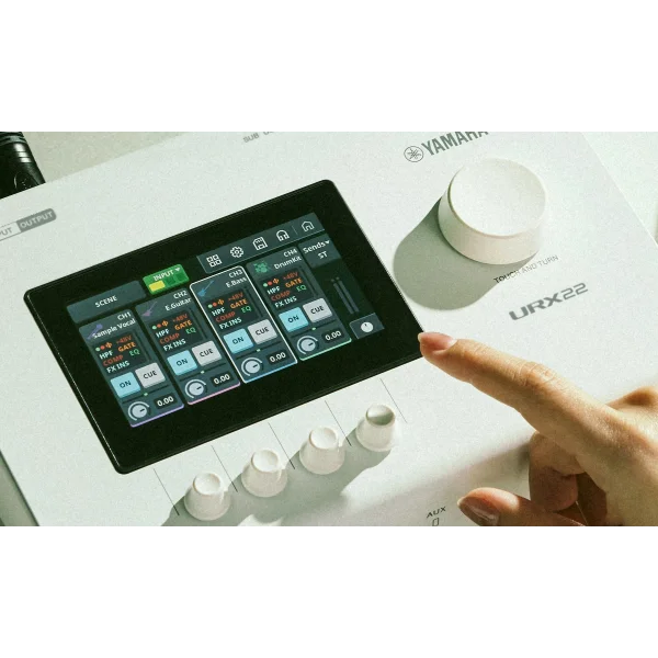 Yamaha URX22-W USB Audio Interface with Touchscreen Ses kartı, 4-in/2-out USB-C