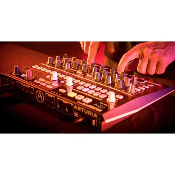 Arturia DrumBrute Impact %100 Analog Drum Machine