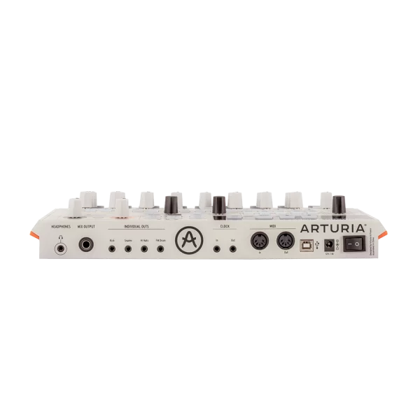 Arturia Drumbrute Impact 1984 10 sesli analog bir davul makinesi, yeni ve sade kırık beyaz estetiğiyle yeniden tasarlandı