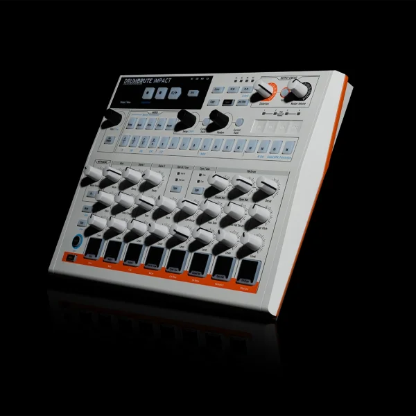 Arturia Drumbrute Impact 1984 10 sesli analog bir davul makinesi, yeni ve sade kırık beyaz estetiğiyle yeniden tasarlandı